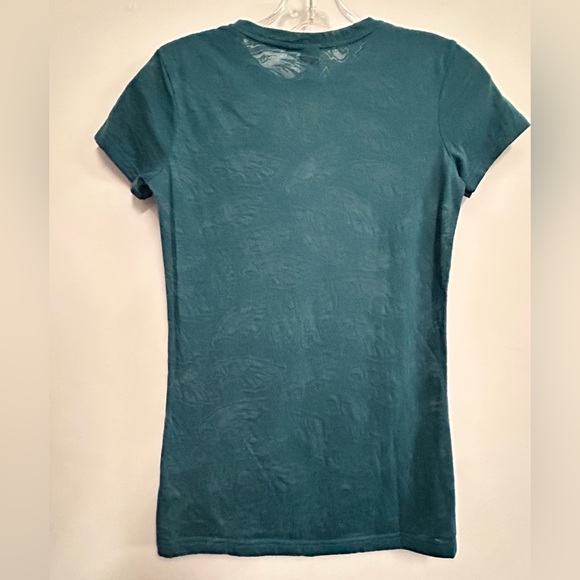 Philadelphia Eagles Official Sheer Embroidered T-shirt - Picture 5 of 8